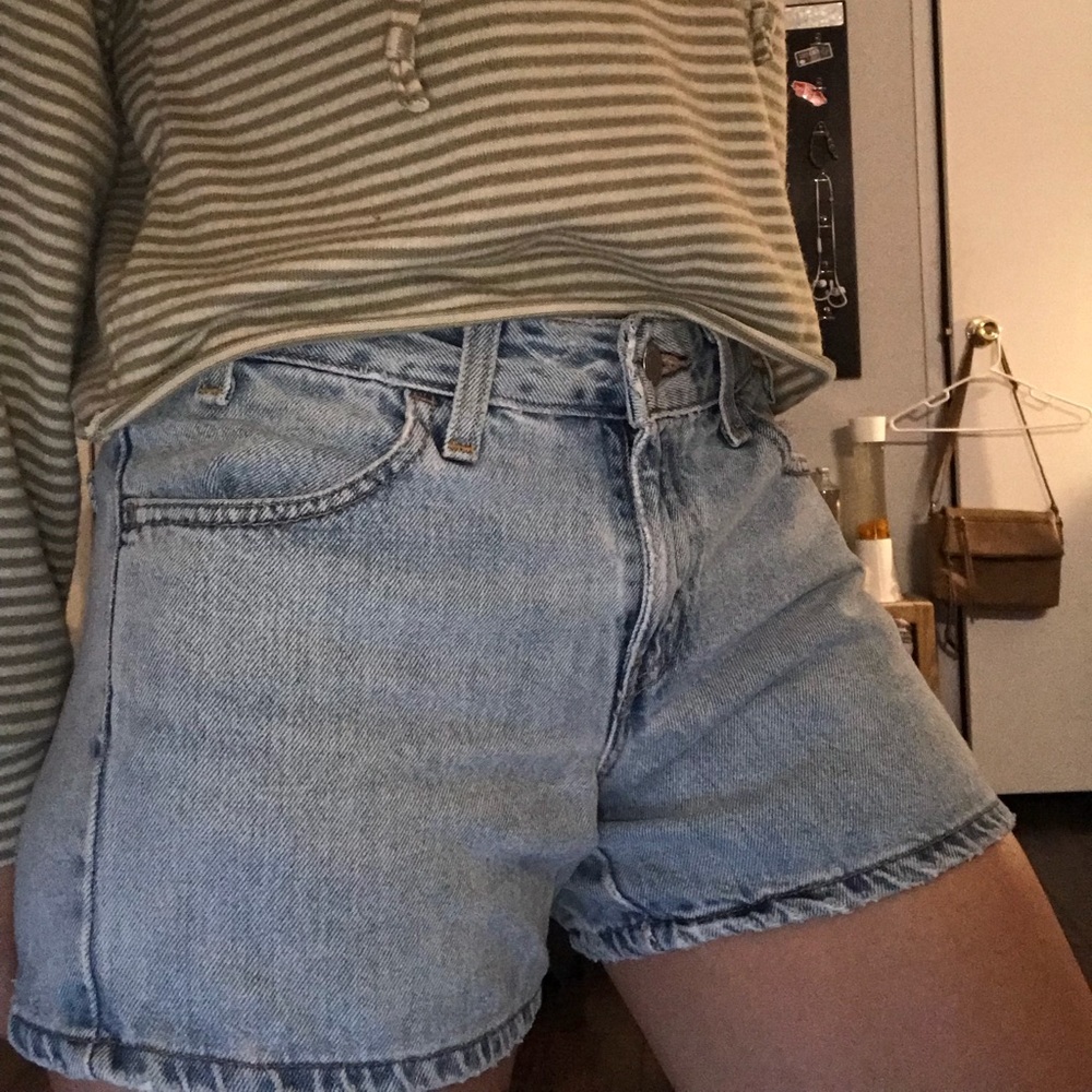 Mid rise mom jean shorts (SOLD)